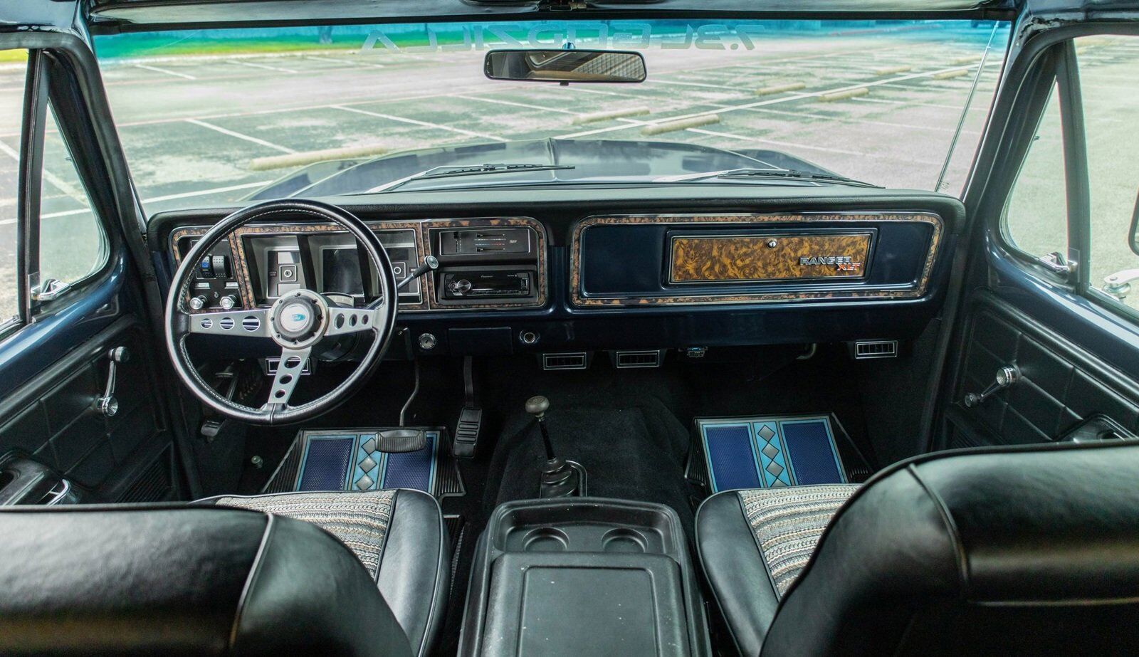 Ford-Bronco-1978-SUV-39