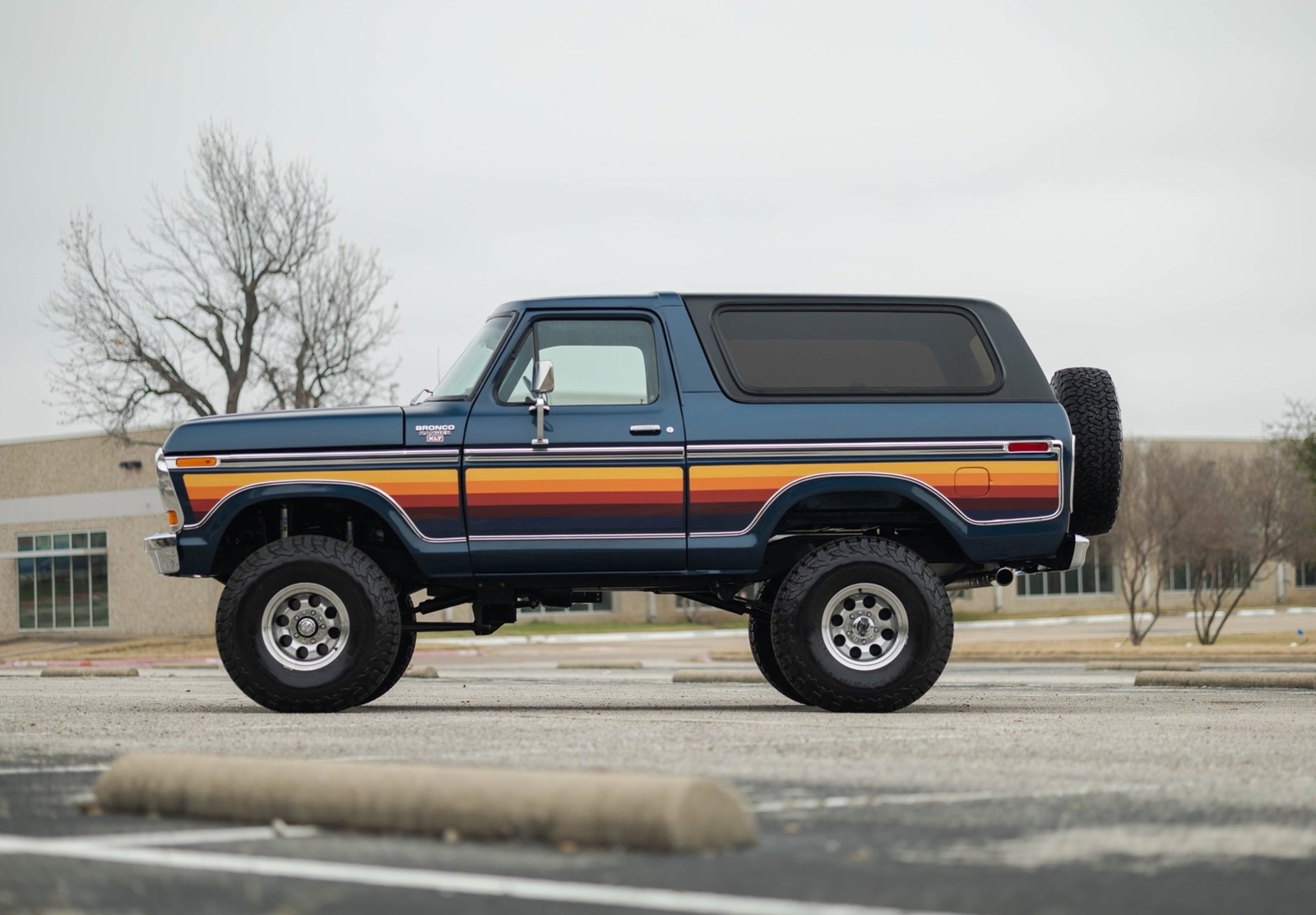 Ford-Bronco-1978-SUV-9