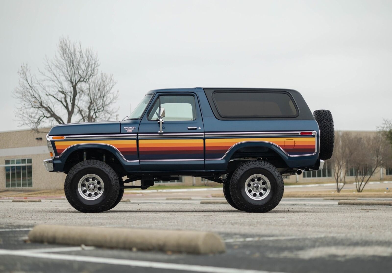 Ford-Bronco-1978-SUV-9