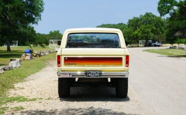 Ford-Bronco-1979-SUV-10