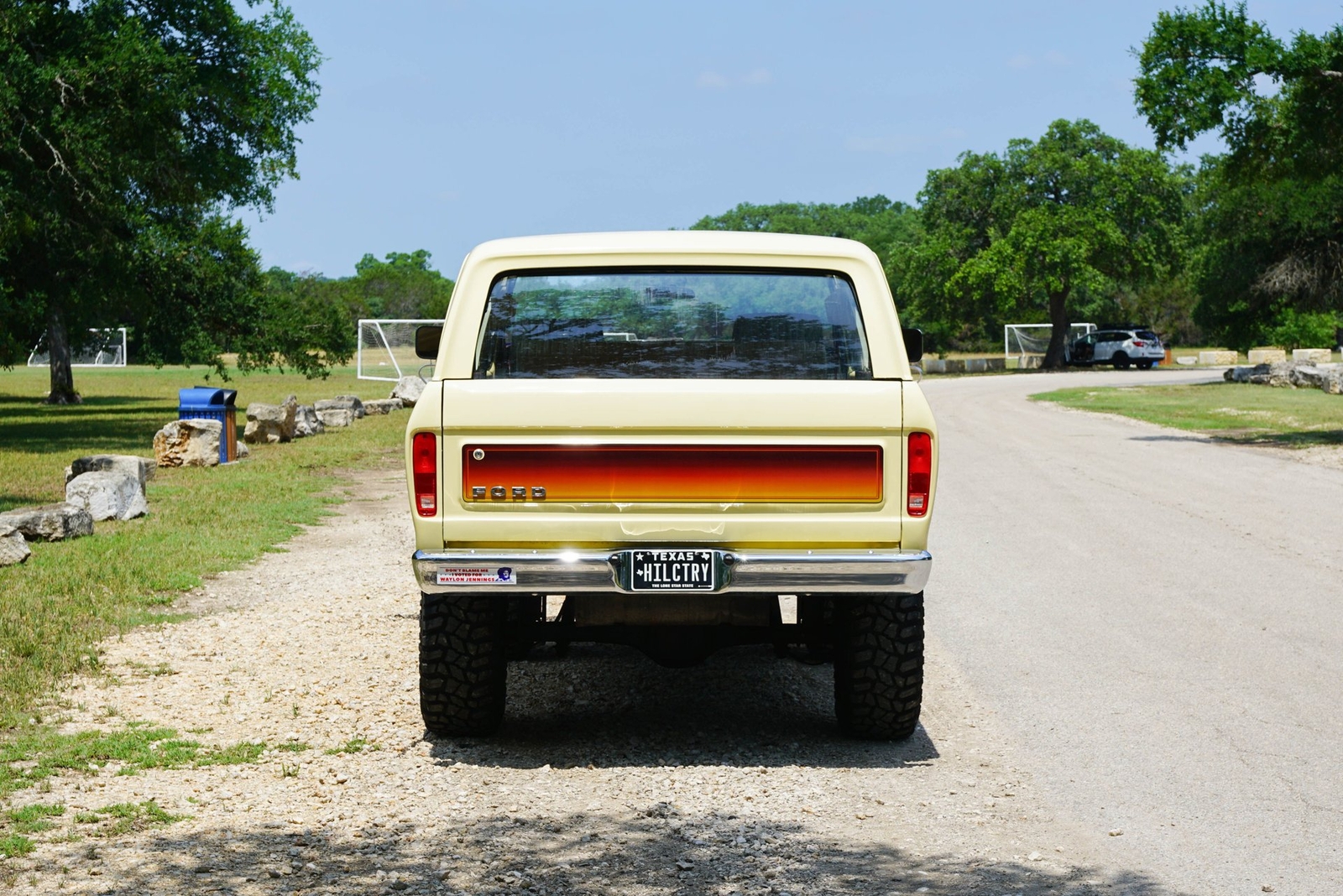 Ford-Bronco-1979-SUV-10