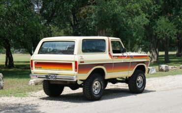 Ford-Bronco-1979-SUV-11