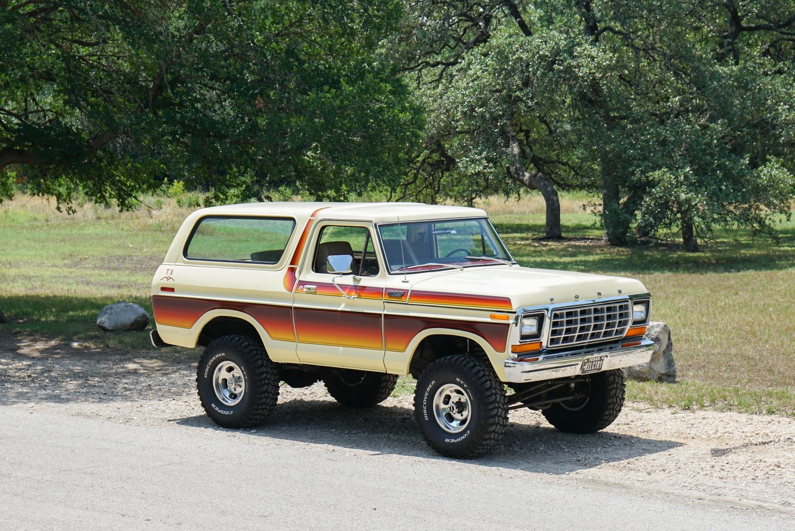 Ford-Bronco-1979-SUV-18