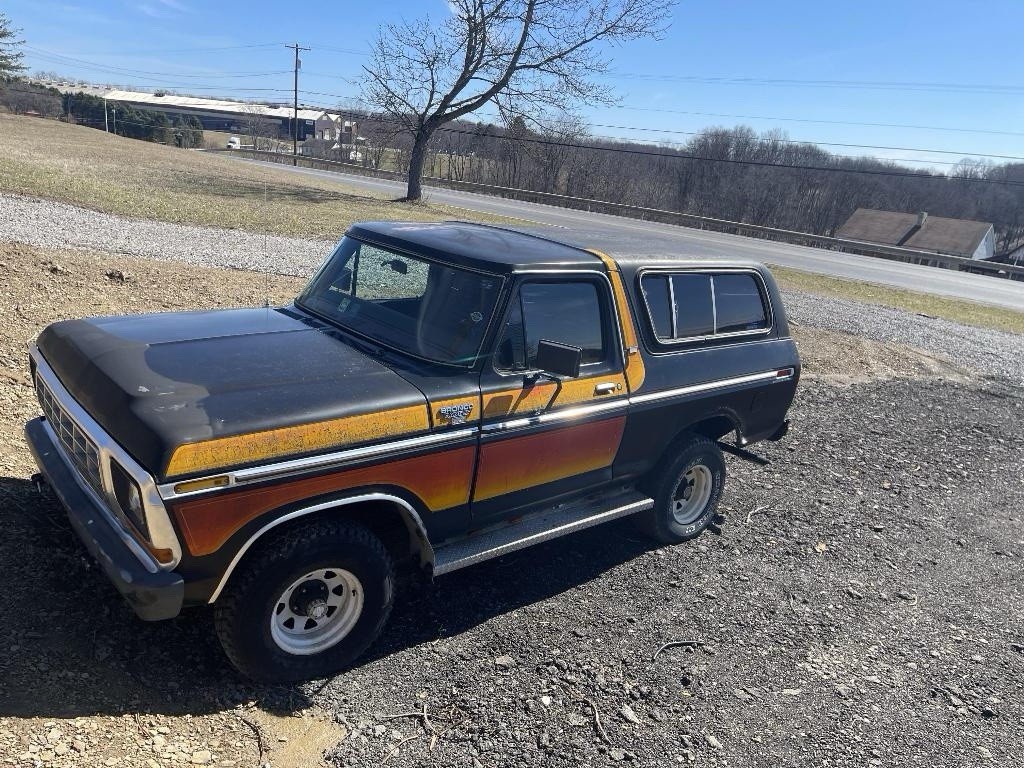 Ford-Bronco-1979-SUV-2