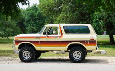 Ford-Bronco-1979-SUV-2