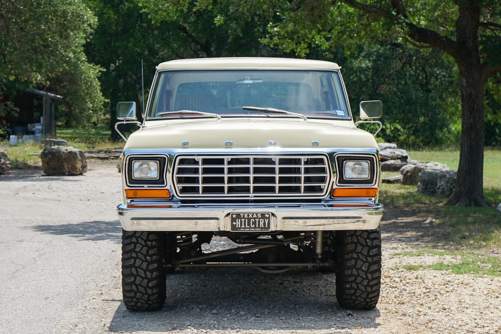 Ford-Bronco-1979-SUV-21