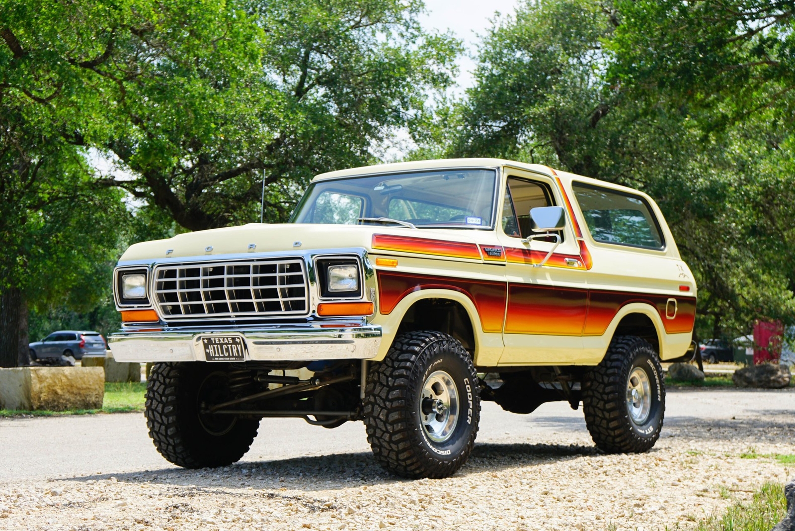 Ford-Bronco-1979-SUV-22