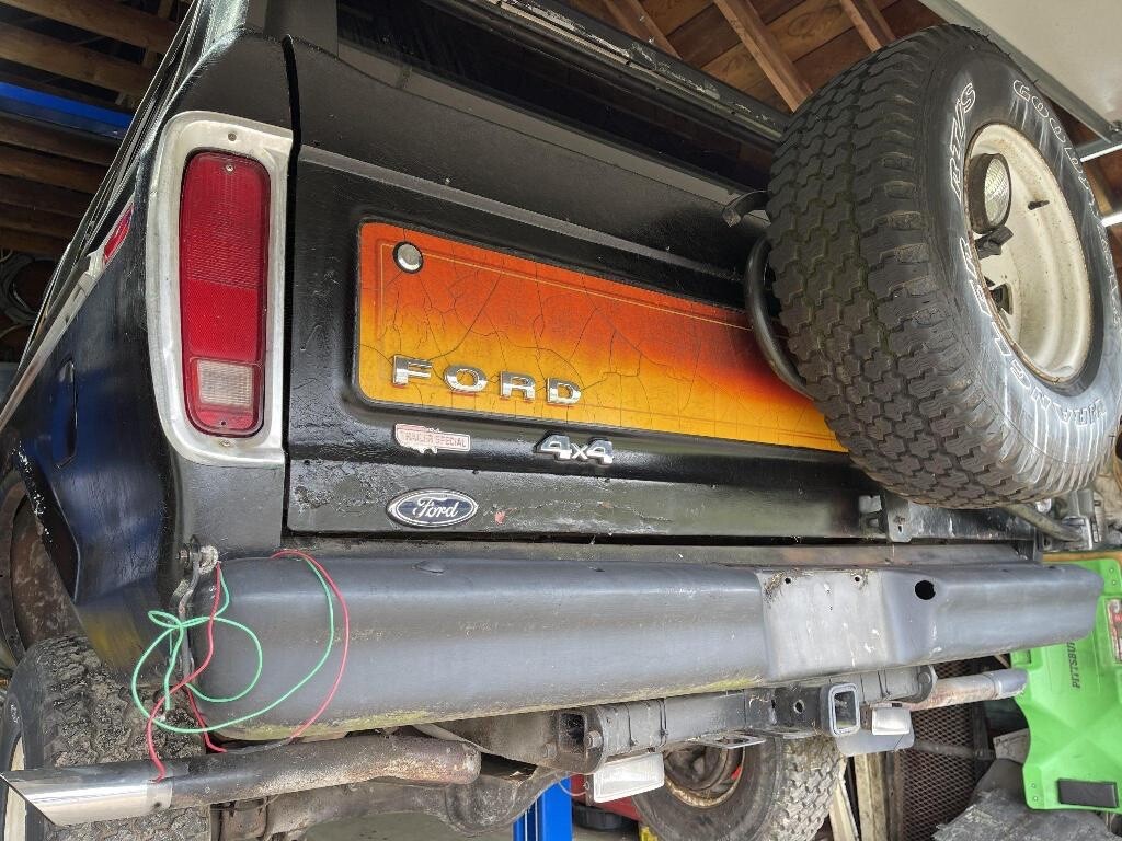 Ford-Bronco-1979-SUV-24