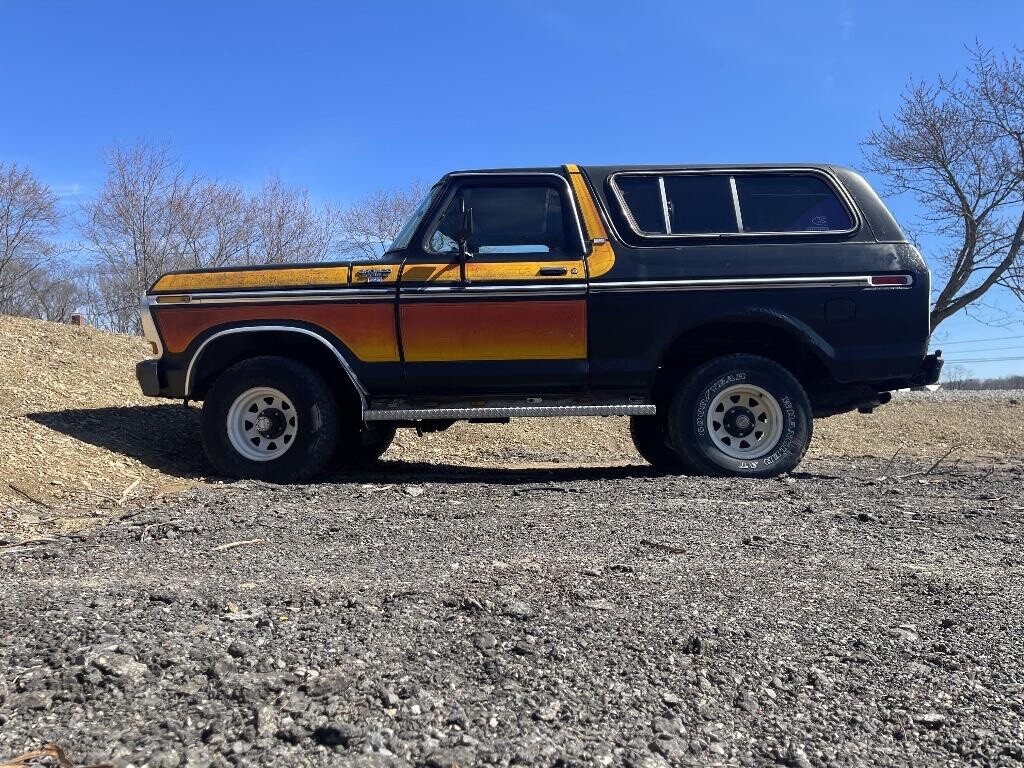Ford-Bronco-1979-SUV-38