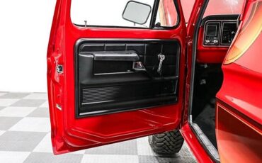 Ford-Bronco-1979-red-11