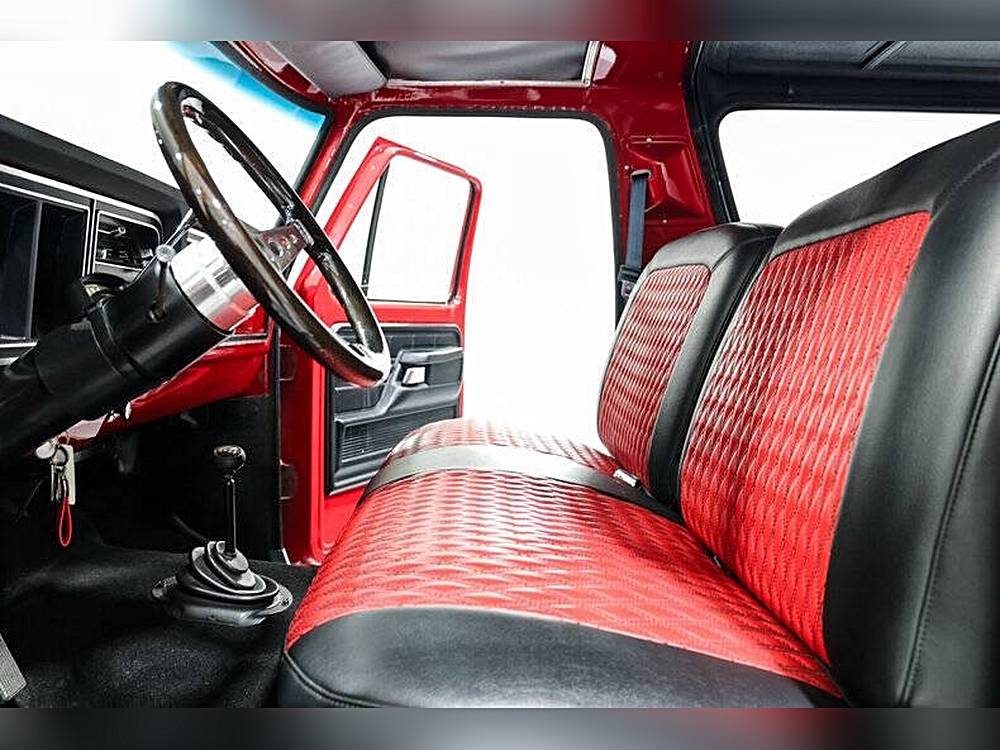 Ford-Bronco-1979-red-13