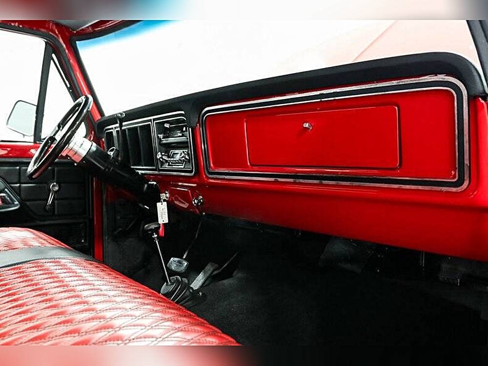 Ford-Bronco-1979-red-15