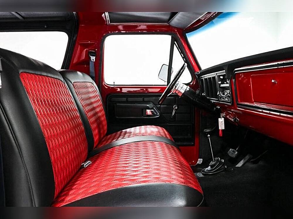 Ford-Bronco-1979-red-16