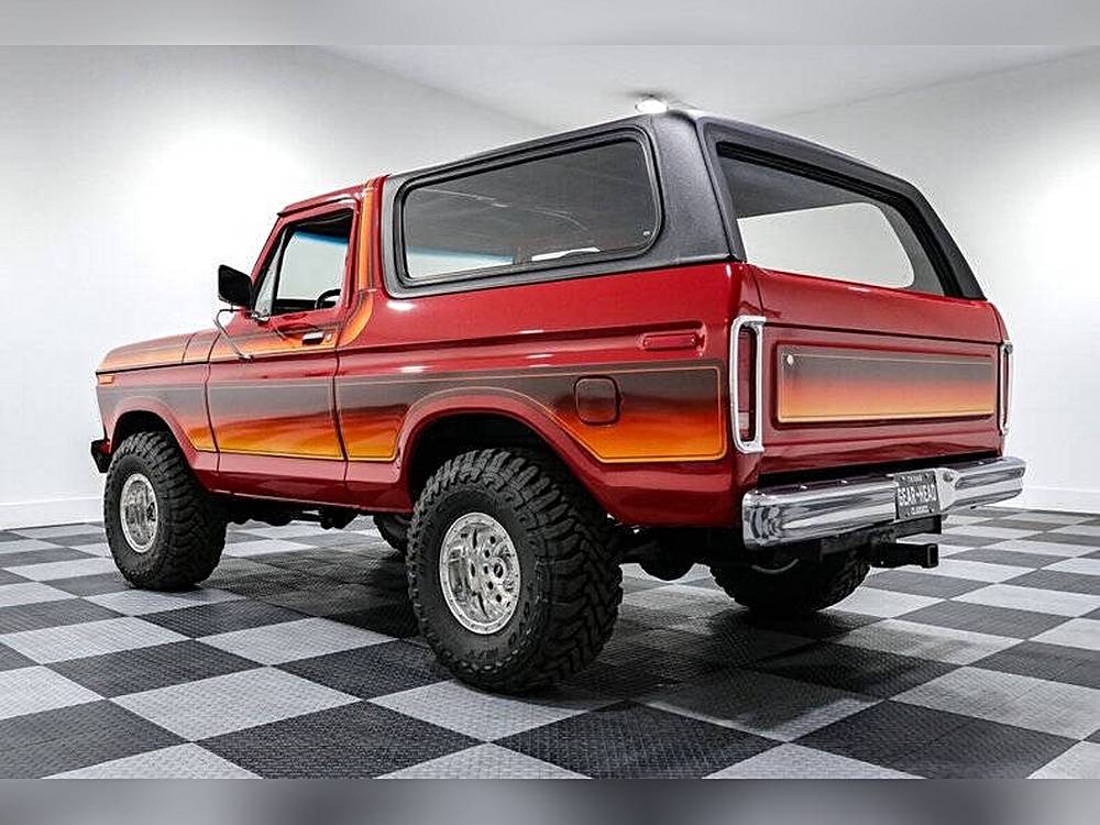 Ford-Bronco-1979-red-4