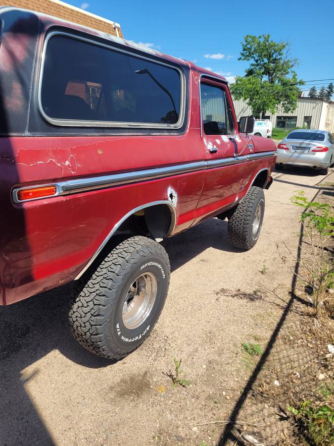 Ford-Bronco-1979-red-6