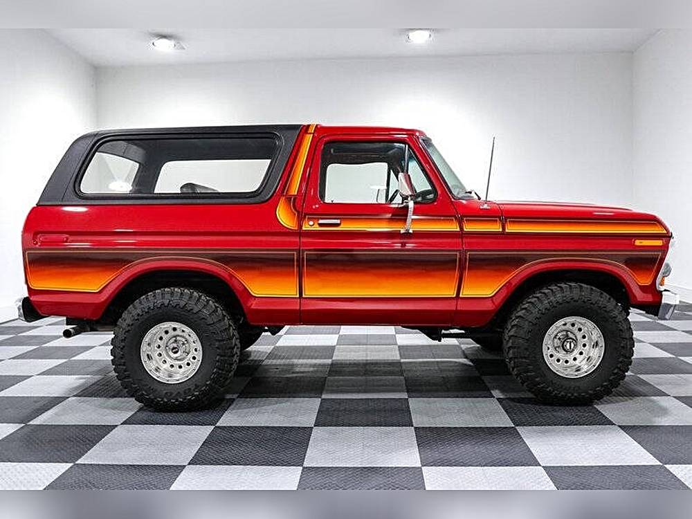 Ford-Bronco-1979-red-7