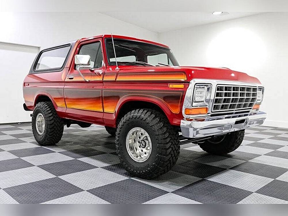 Ford Bronco  1979 red