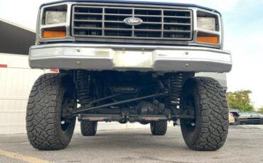 Ford-Bronco-1983-18