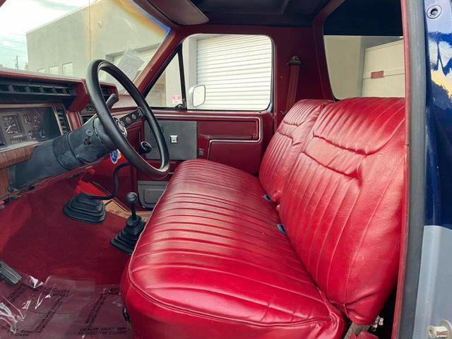 Ford-Bronco-1983-33