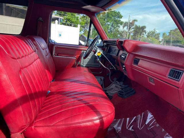Ford-Bronco-1983-37