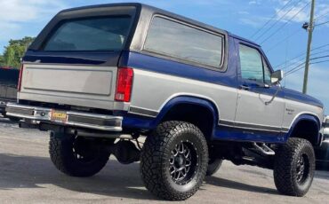 Ford-Bronco-1983-silver-2