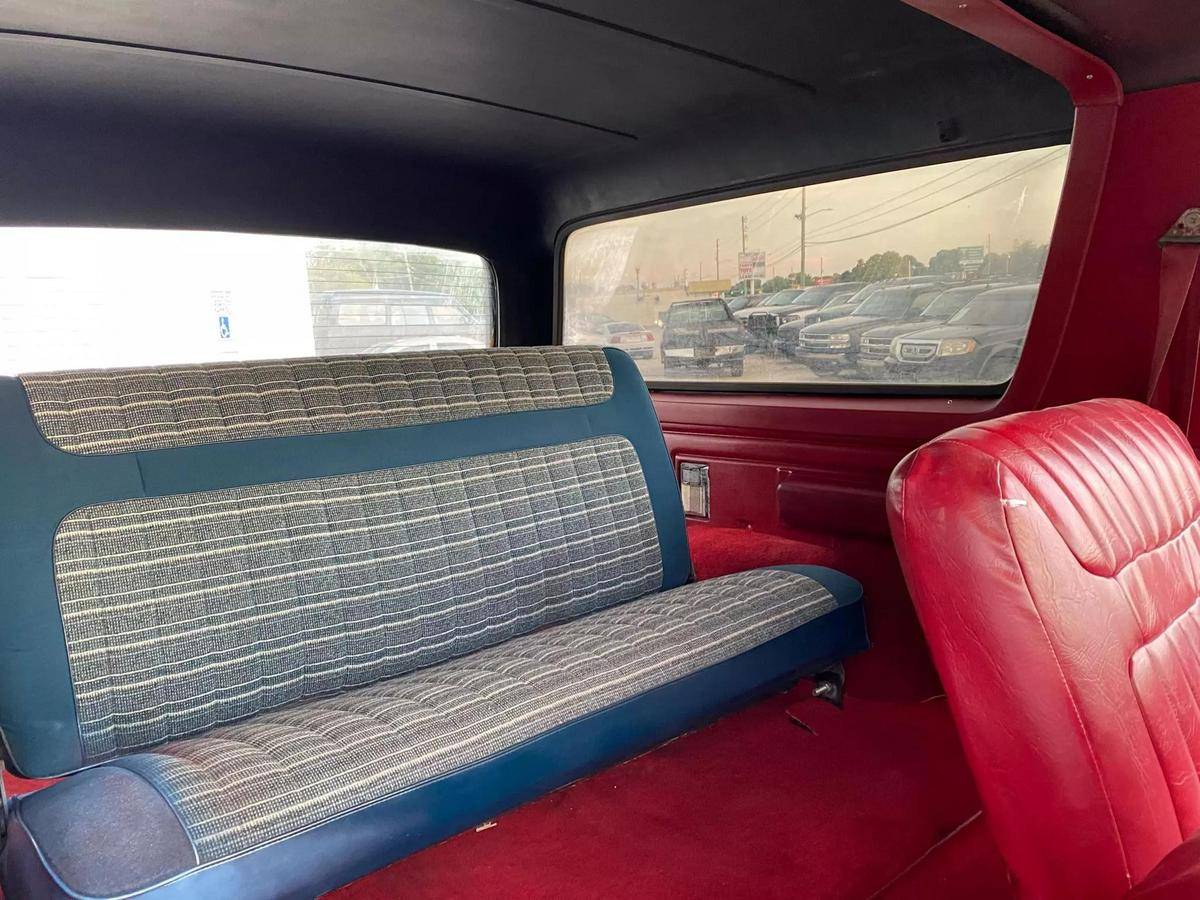 Ford-Bronco-1983-silver-23