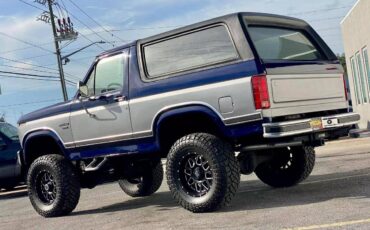 Ford-Bronco-1983-silver-4