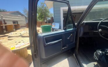 Ford-Bronco-1985-SUV-10
