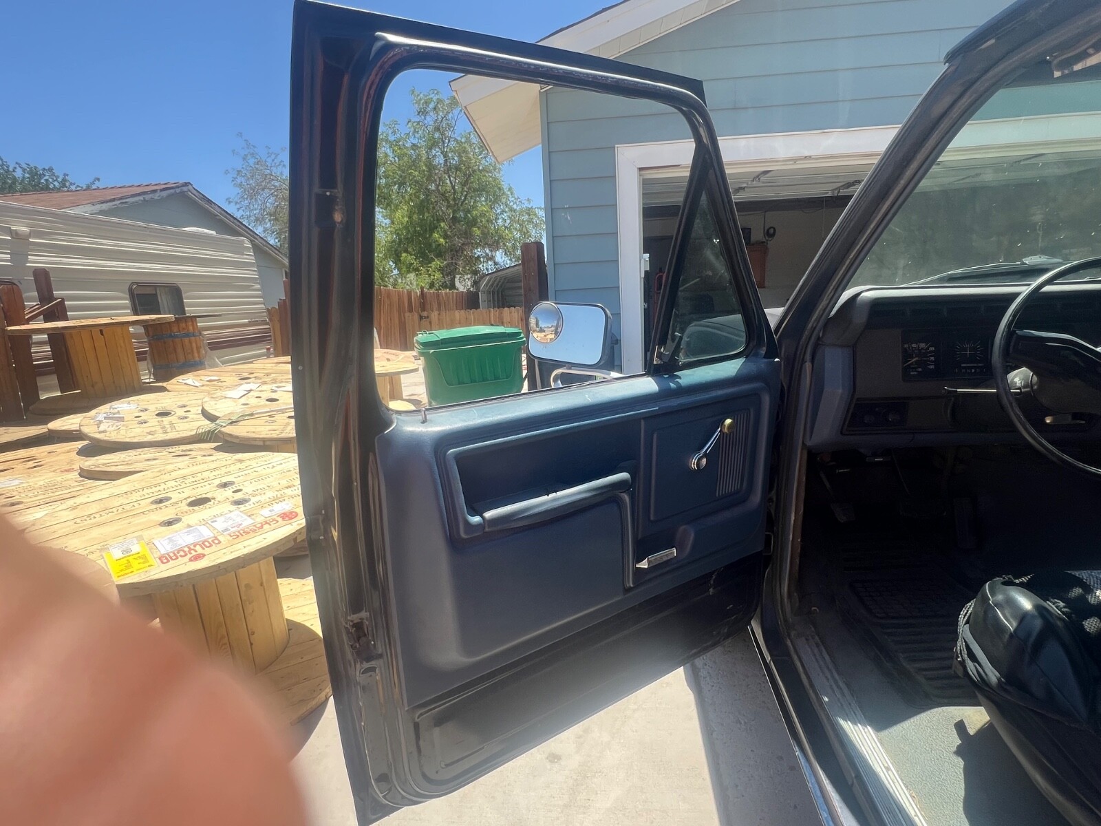 Ford-Bronco-1985-SUV-10
