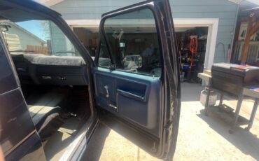 Ford-Bronco-1985-SUV-15