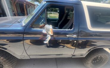 Ford-Bronco-1985-SUV-3