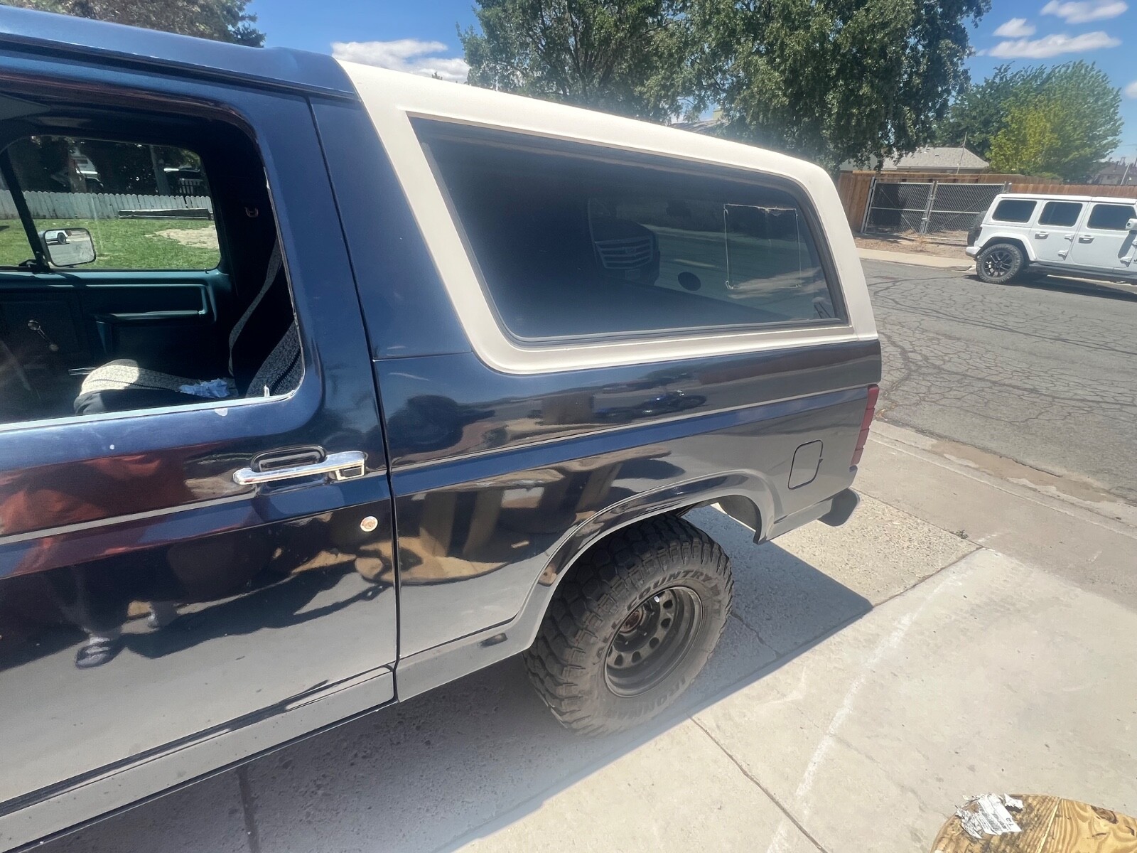 Ford-Bronco-1985-SUV-6