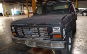Ford-Bronco-1986-SUV-10