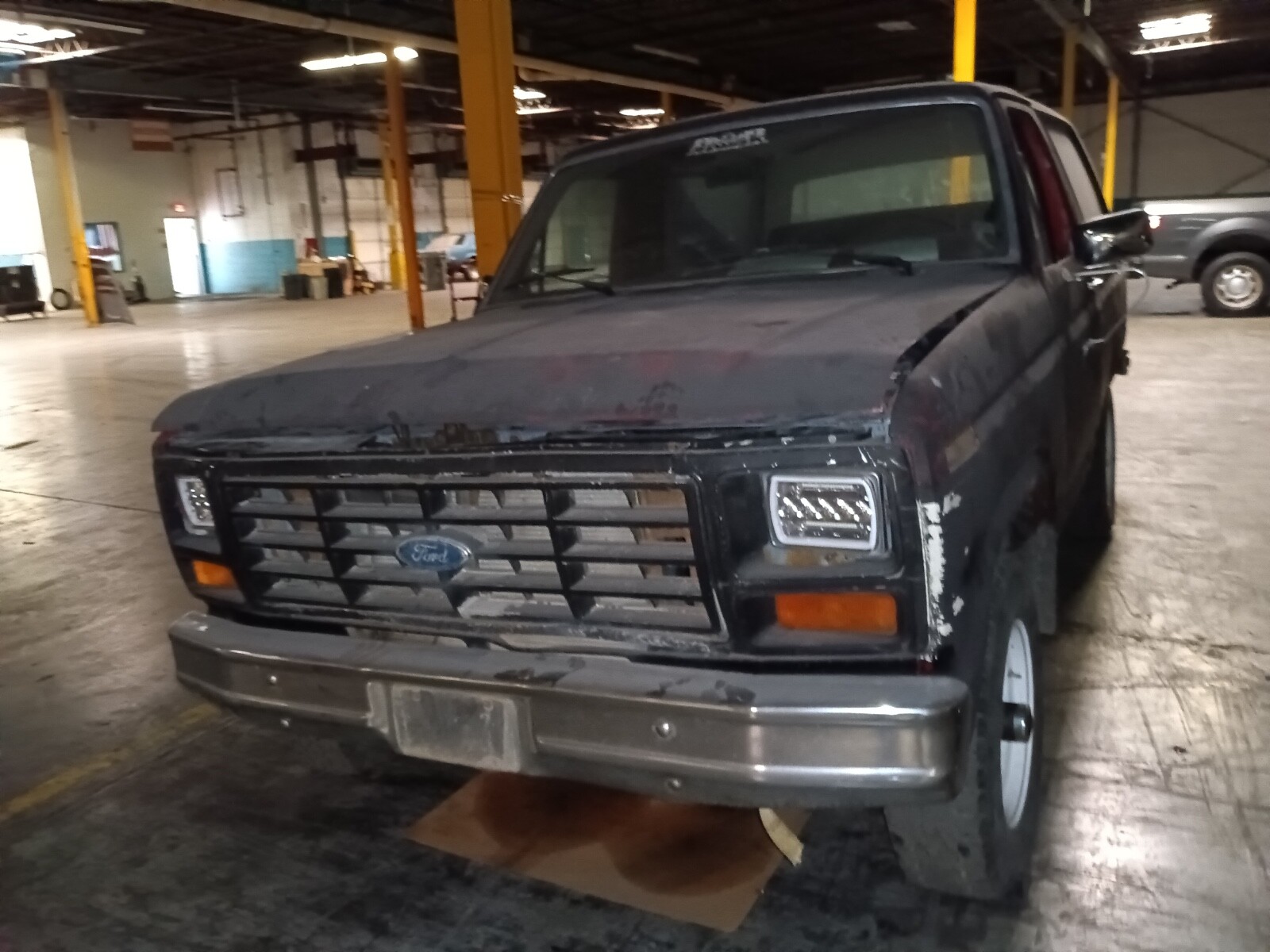Ford-Bronco-1986-SUV-10