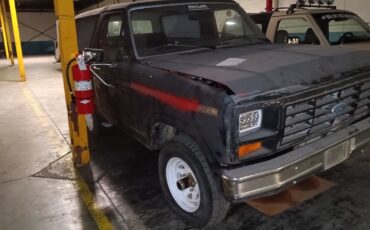 Ford-Bronco-1986-SUV-11