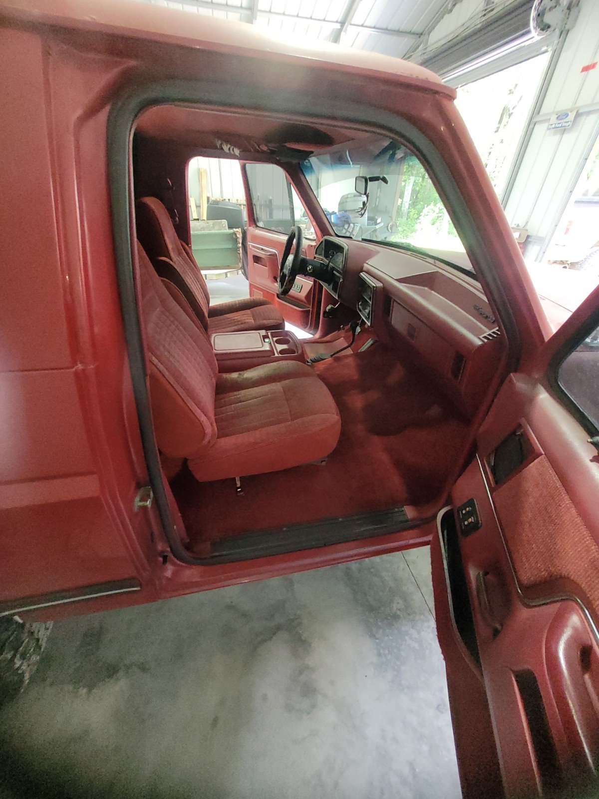 Ford-Bronco-1988-SUV-5
