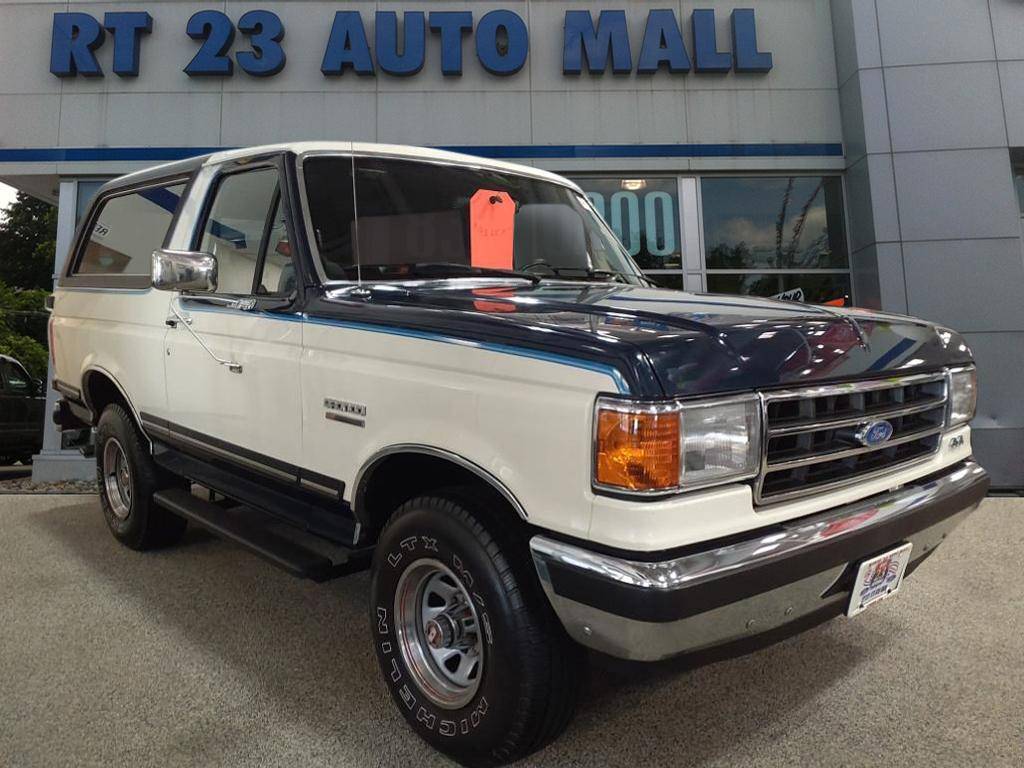 Ford-Bronco-1989-1