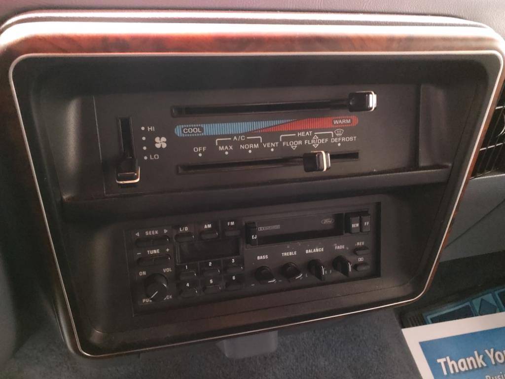 Ford-Bronco-1989-18
