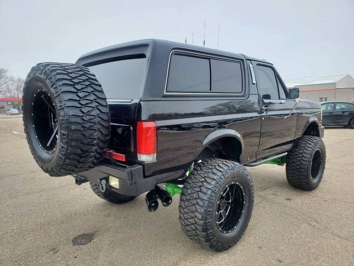 Ford-Bronco-1989-2