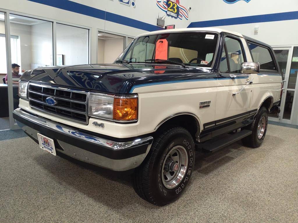Ford-Bronco-1989-3