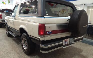 Ford-Bronco-1989-4