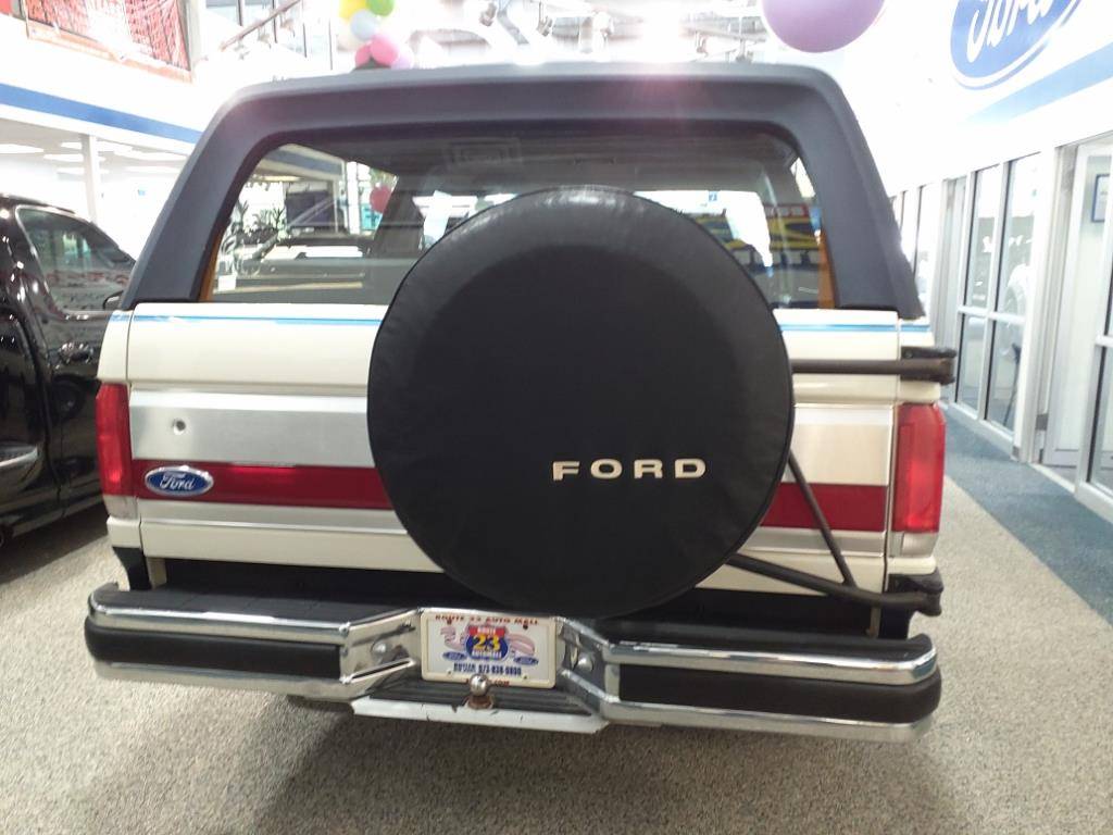 Ford-Bronco-1989-5