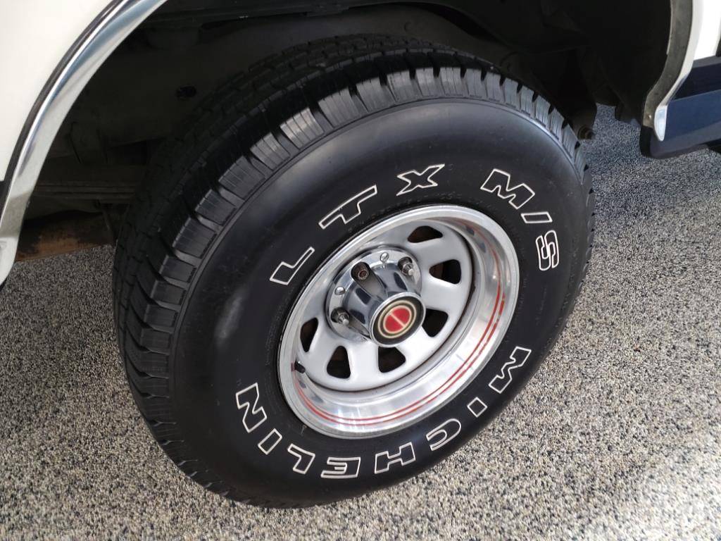 Ford-Bronco-1989-7