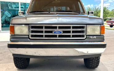 Ford-Bronco-1989-SUV-1