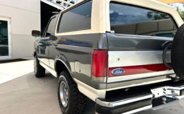 Ford-Bronco-1989-SUV-12