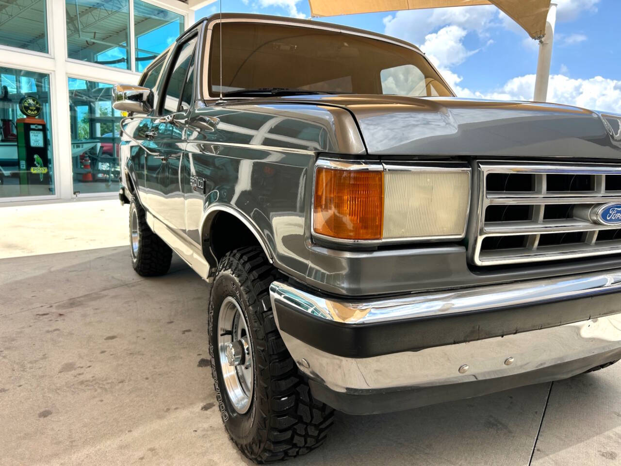 Ford-Bronco-1989-SUV-16