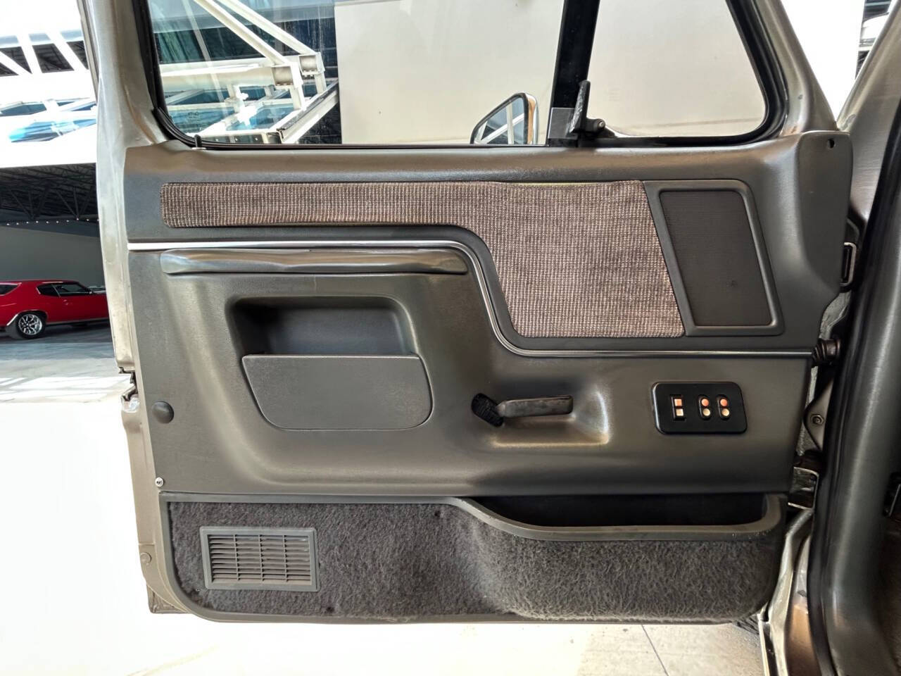 Ford-Bronco-1989-SUV-19