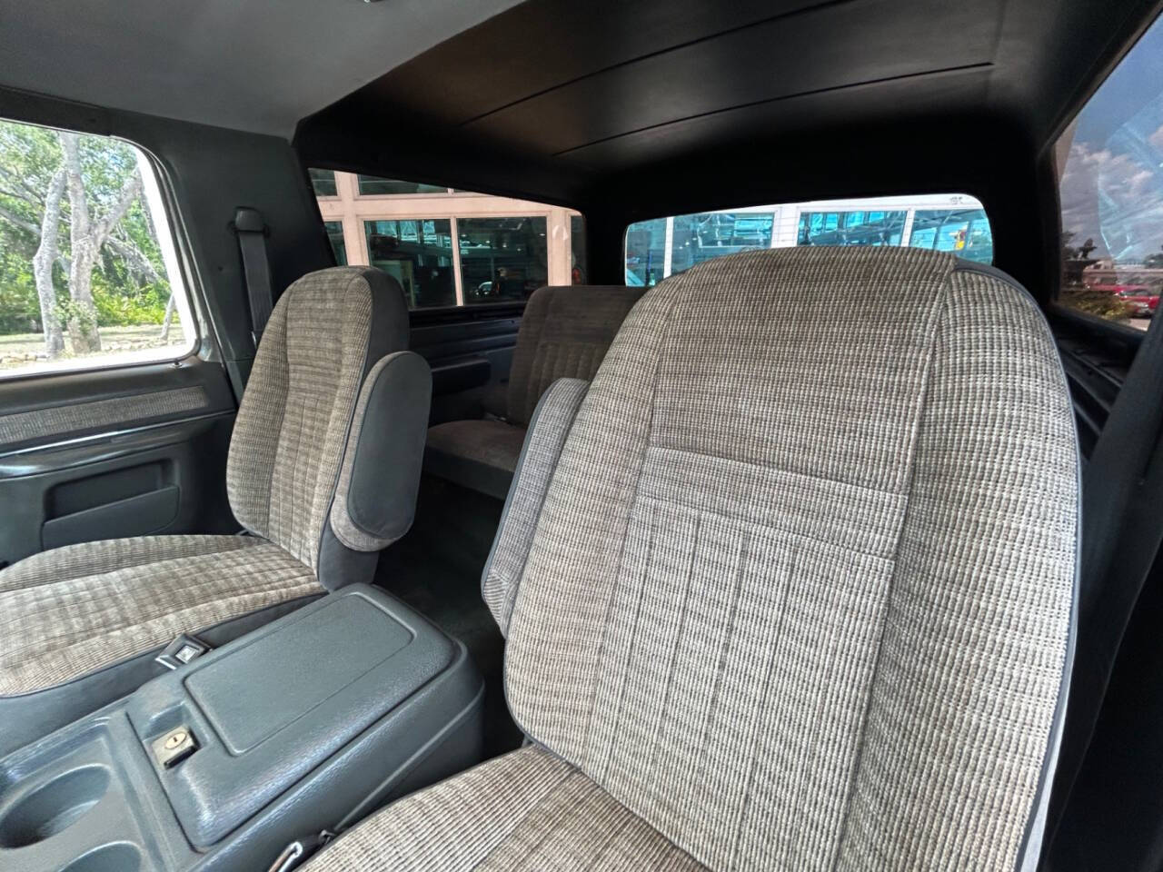 Ford-Bronco-1989-SUV-22
