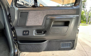 Ford-Bronco-1989-SUV-25