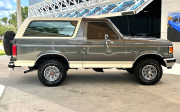 Ford-Bronco-1989-SUV-3